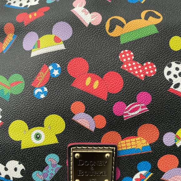 Dooney & Bourke • Disney Shoulder Bag • I am Ear • Brand New with Tags - Picture 5 of 16